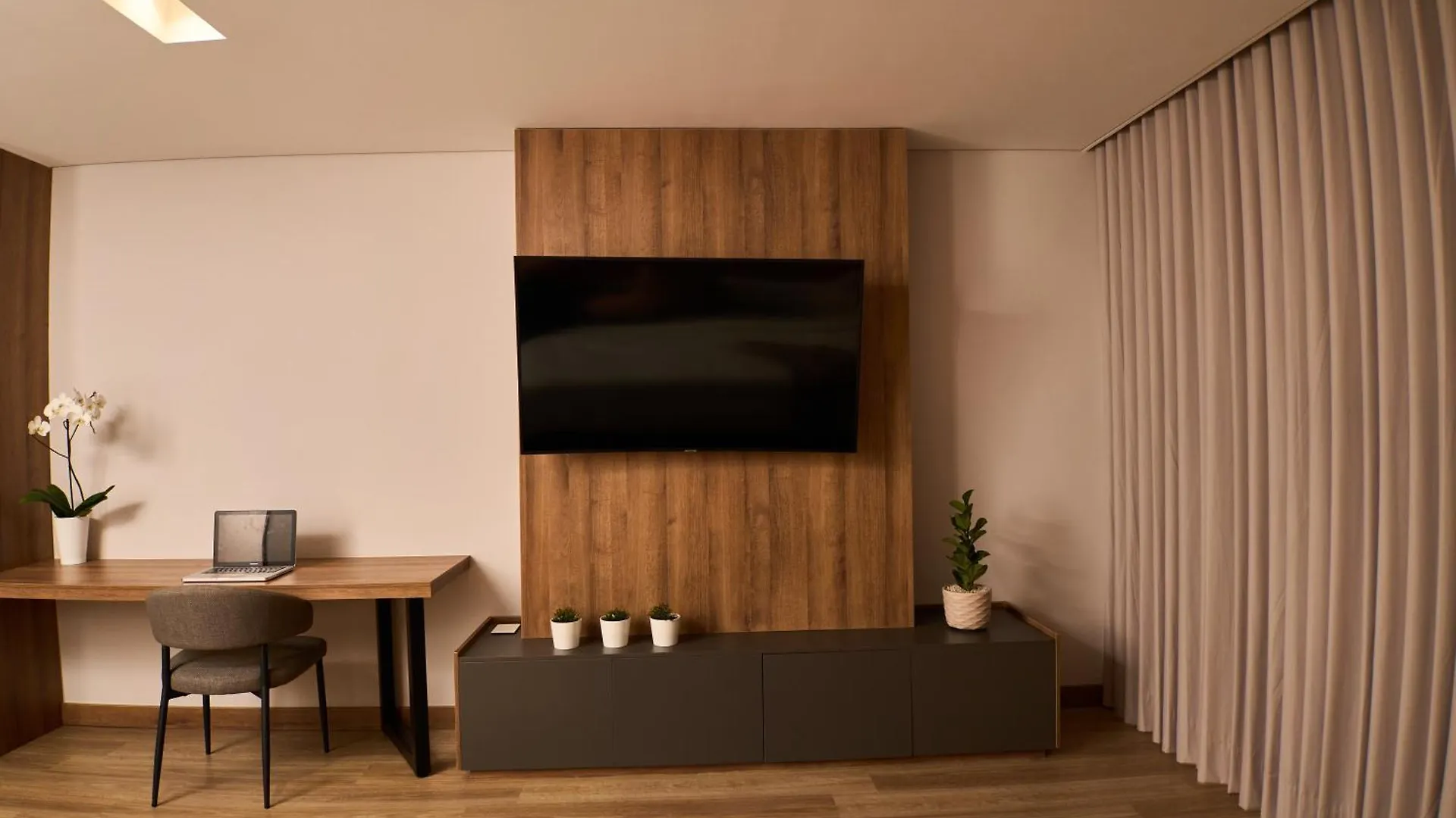 Hype States Cali Aparthotel