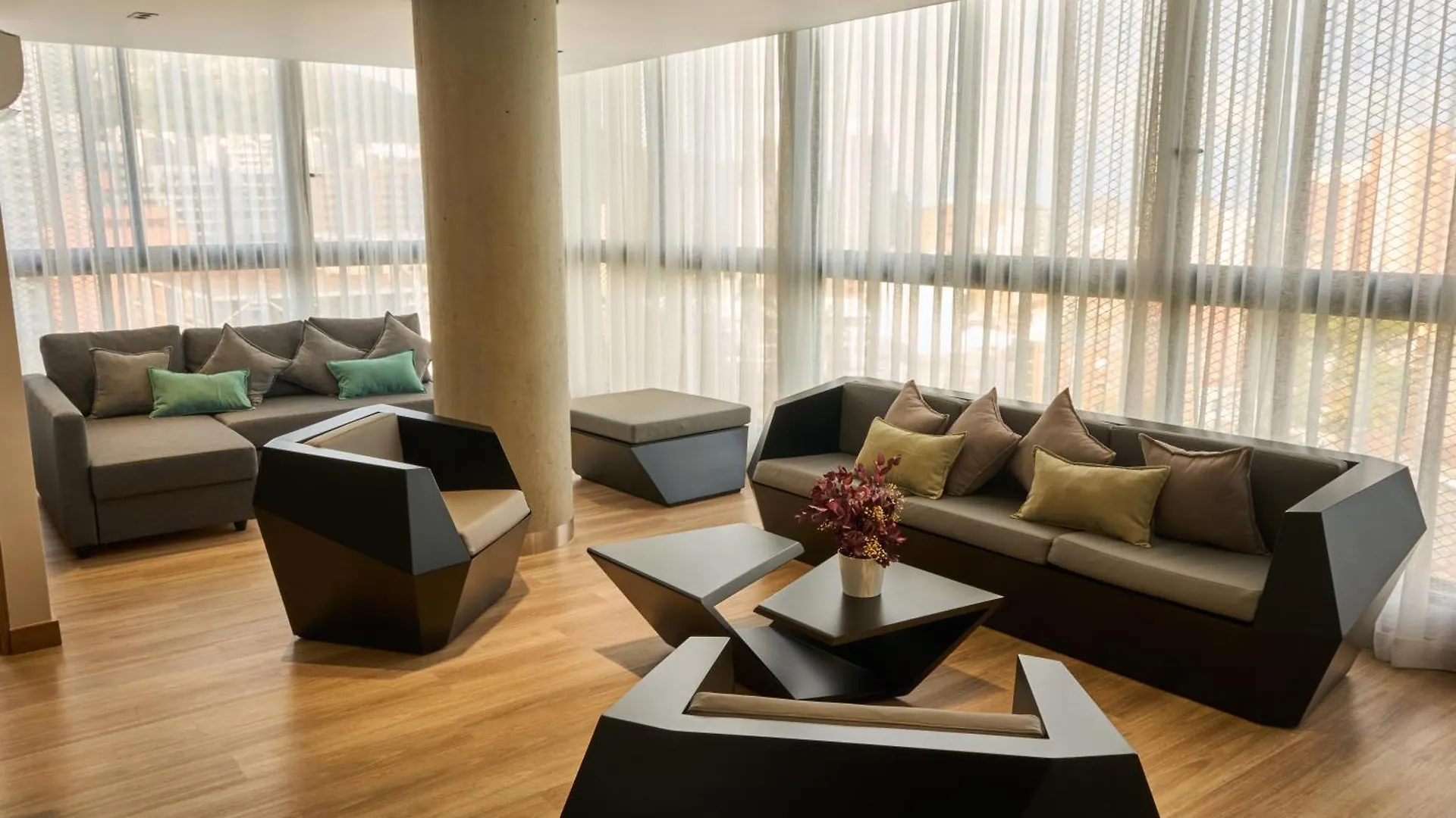 Hype States Cali Aparthotel 0*,  Colombia